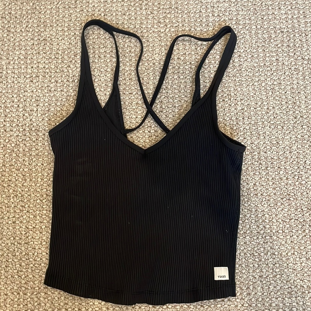 Vuori black ribbed work out tank top with built-in sports bra, size XS